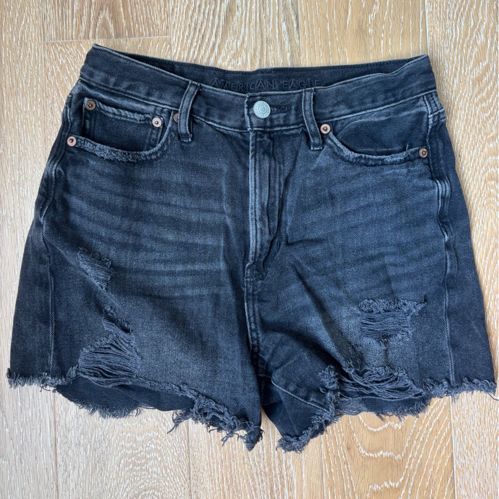 American Eagle Black Distressed Denim Shorts Size 2